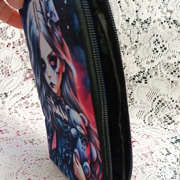 🆕️LAST 1🌹GOTH GIRL & TEDDY BEAR ZIPPERED CLUTCH/WRISTLET WALLET/GOTH PUNK Y2K - Picture 14 of 17